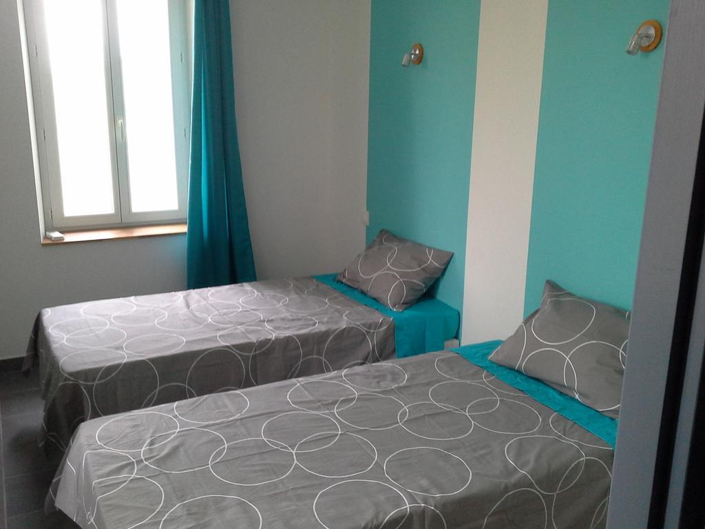 Millot Conilhac Bed & Breakfast Phòng bức ảnh